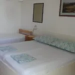 アパート By The Sea Tucepi, Makarska - 16037 Tučepi