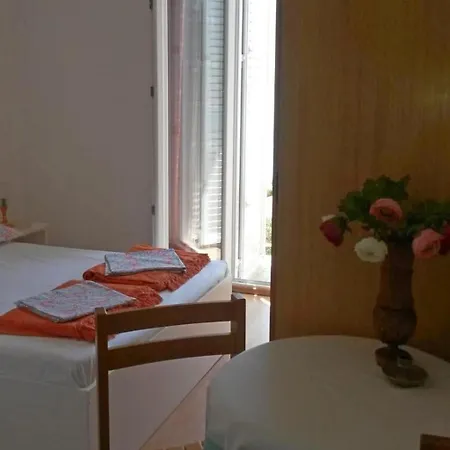 Apartment By The Sea Tucepi, Makarska - 16037